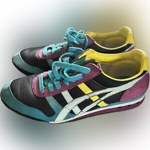 Old school pair of sneakers Onitsuka Tiger excellent condition for age.